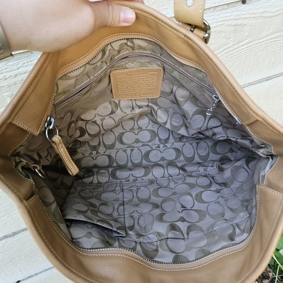 Coach Hampton pebbled leather tote cream and tan 4465 - Picture 3 of 13